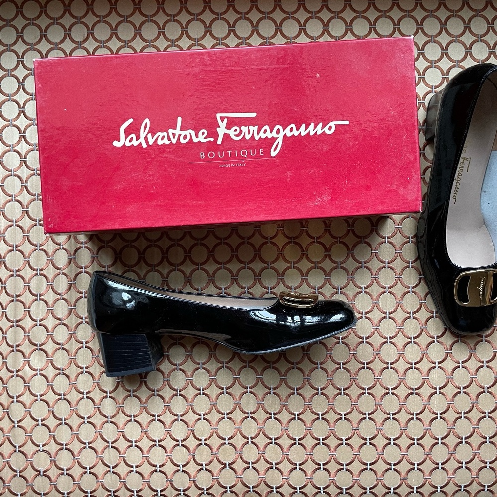 Salvatore Ferragamo shoes - black patent leather